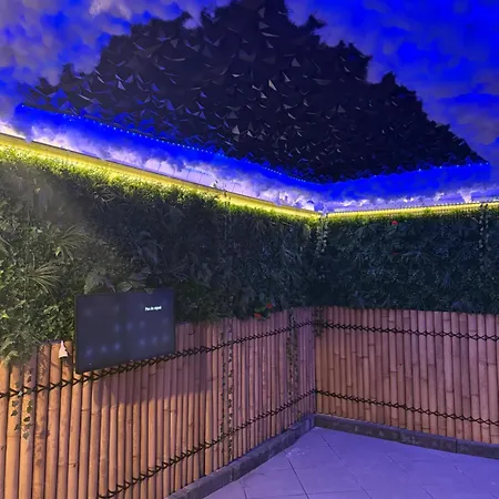 Διαμέρισμα Avec Jaccuzi & Jardin Proche Du Centre *