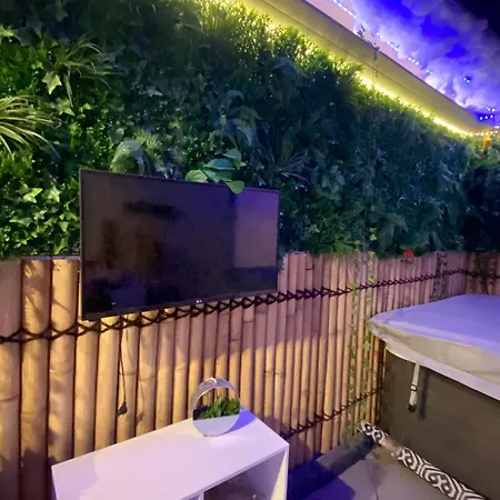 Avec Jaccuzi & Jardin Proche Du Centre